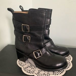 Frye Buckle Womens 
Leather Ankle boots Size 8